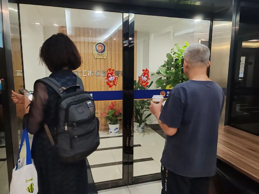 认知障碍老人在美发店消费60万 员工诱导充值，掏空看病养老钱