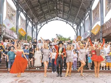 山海连城乐无穷 最爱鹏城行不足