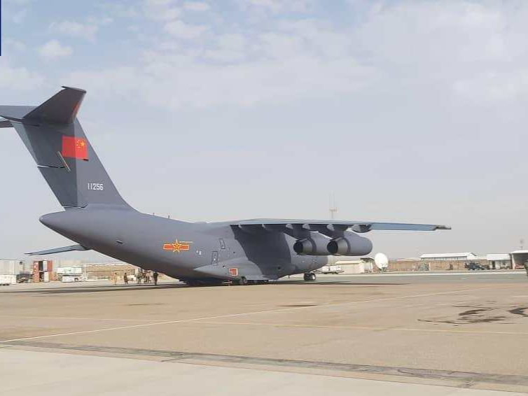 中国援助阿富汗地震灾区救援物资抵达赫拉特机场