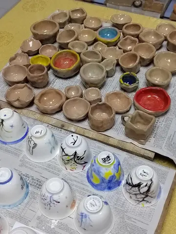 景德镇陶瓷专家现场授课，南园街道陶瓷制作公益班让居民感受千年陶瓷魅力
