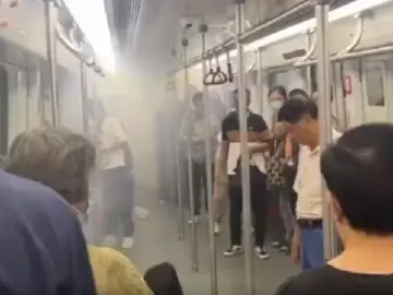 一车厢突然冒烟起火？广州地铁最新回应→