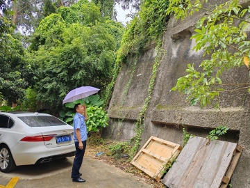 新湖街道小分格全力以赴做好台风“小犬”防御工作