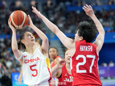 中国女篮战胜日本女篮夺冠