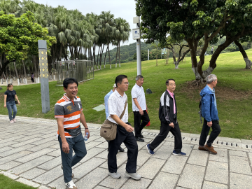 凤凰街道职康中心会员重阳节前登高感受深秋魅力