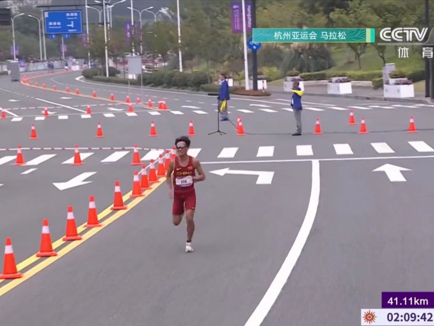 何杰夺得杭州亚运会男子马拉松金牌