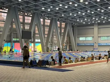 体育馆公益场预订火爆！“双节”假期留深市民健身忙，这些项目最受欢迎→