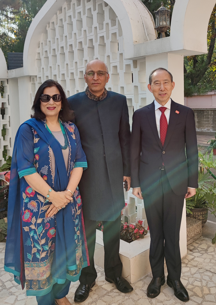 中国国际文化传播中心执行主席龙宇翔出席巴基斯坦驻华大使莫因·哈克离任招待会