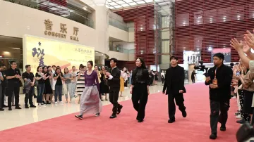 舞剧《咏春》巡演回到深圳 红毯快闪秀为百场演出拉开序幕