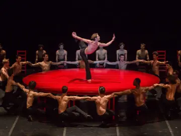 瑞士洛桑贝嘉芭蕾舞团携《波莱罗之夜》首度来深，18位深大舞者倾情加入