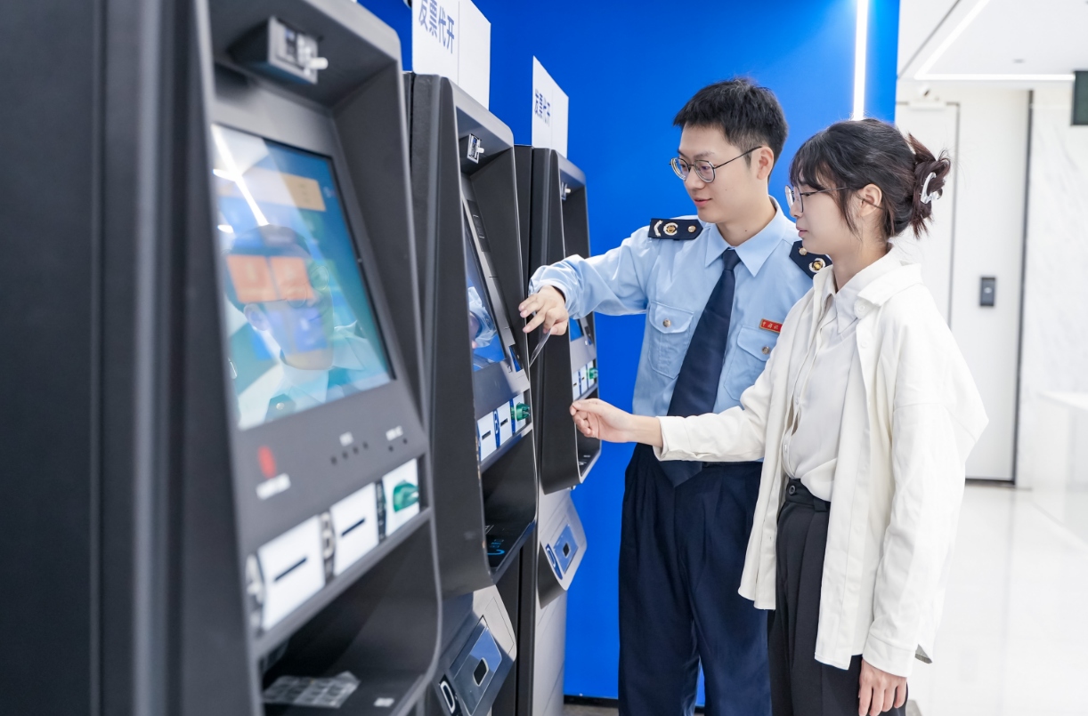 下楼就能办税，龙岗首个“微税厅”启用