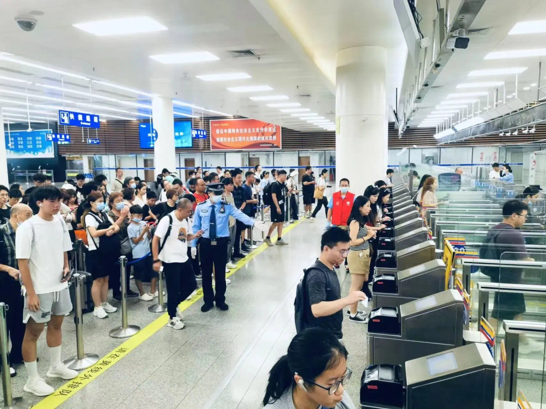 清明节假期深圳各口岸预计日均出入境人员将达82万人次