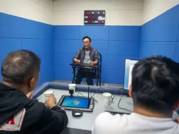 周杰伦演唱会现场，2人被行拘！