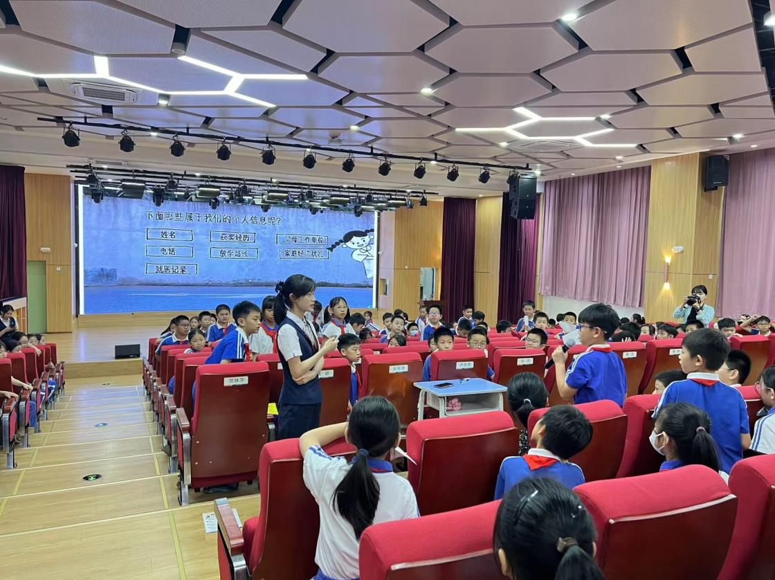 电信反诈宣讲走进深圳的小学