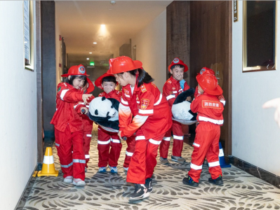 增强儿童消防安全意识，“小小消防员”活动在广州熊猫长隆酒店举行