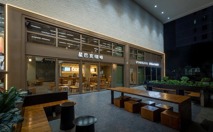 读特） 星巴克中国市场第四季度新增326家门店，再创历史记录