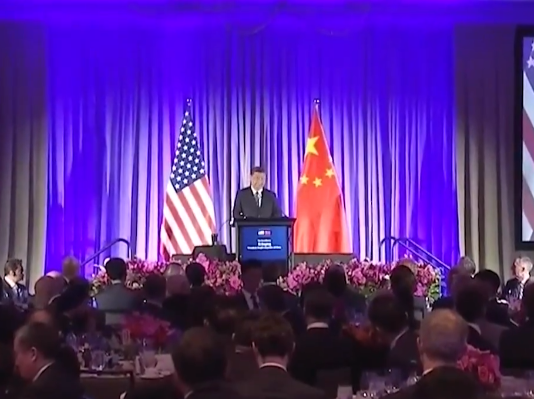 现场响起十多次长时间热烈掌声！习近平出席美国友好团体联合欢迎宴会并发表演讲