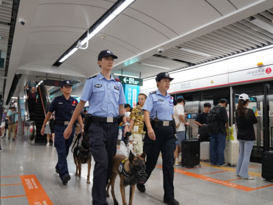 深圳公安构建四位一体巡逻防控体系，提升见警率、管事率、震慑力、服务力