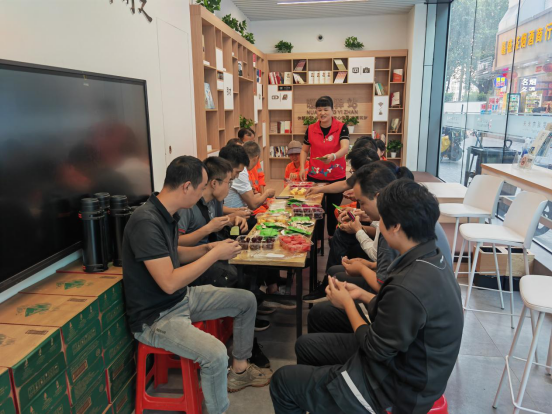 团结凝聚“新”力量 桂园街道新围社区开展“新业态”群体茶话会