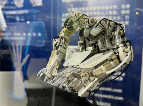 聚焦2023中国海博会｜忆海原识：赋能机器人智能“脑”灵巧“手”