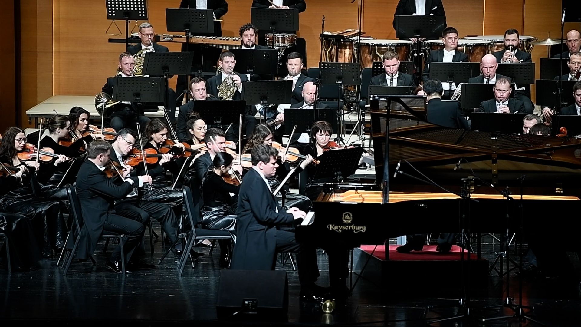 钢琴之城奏响“音乐珠峰”！马祖耶夫惊艳亮相深圳献上震撼首演