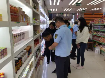 中英街管理局联合市场监管办、执法队深入“三小”场所 排查涉毒隐患