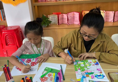 翠竹街道翠宁社区开展“心理益友，童绘友好城市”青少年活动