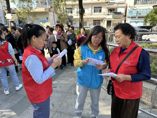 社会救助，爱心呵护！松岗街道朗下社区开展社会救助政策宣传活动