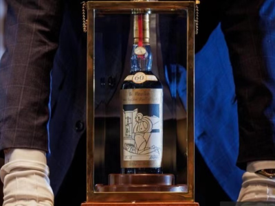 售价210万英镑！世界最昂贵威士忌纪录被它打破→