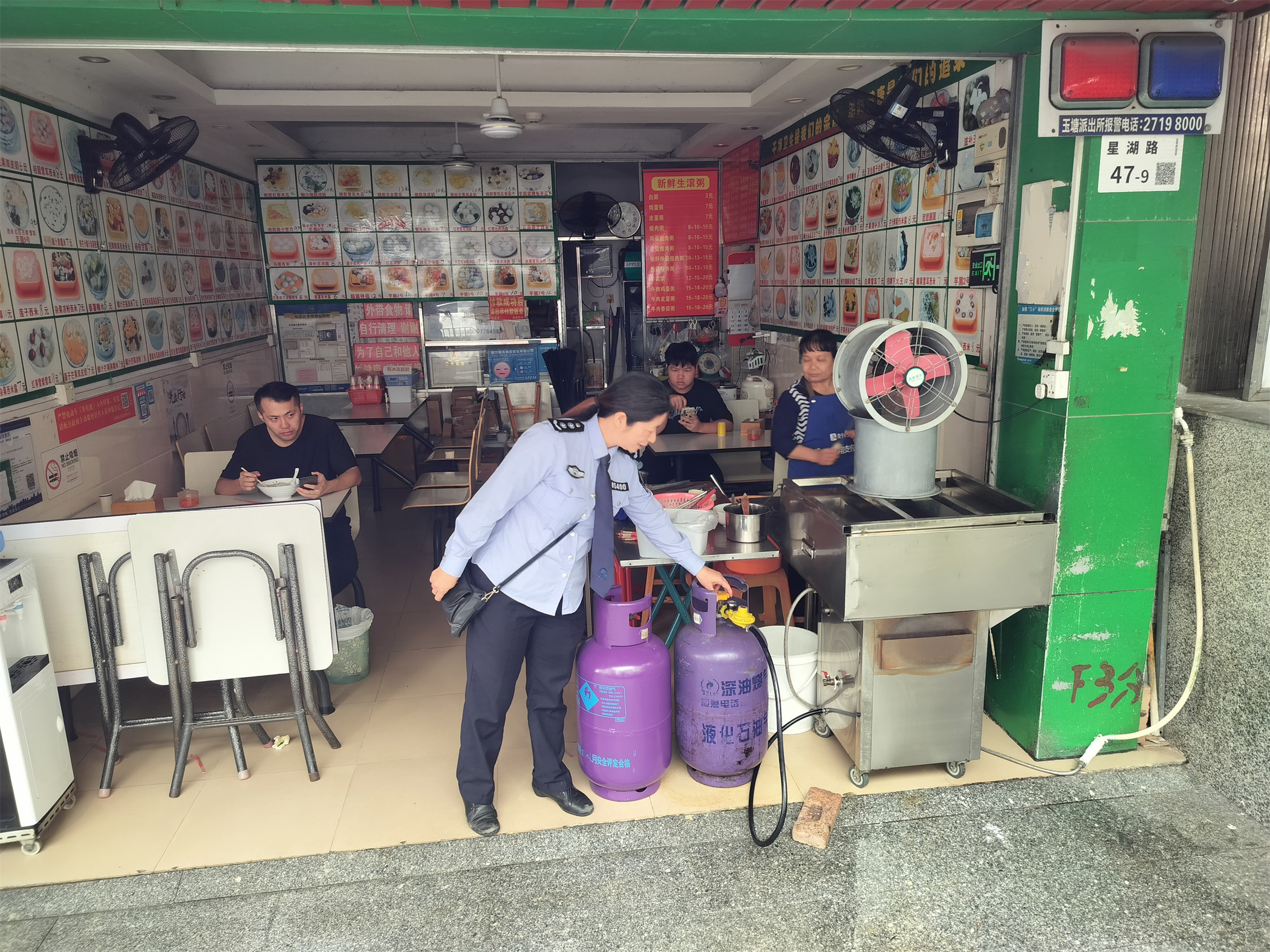 红星社区网格员“串千户 进万家”助力燃气巡检，守住安全红线