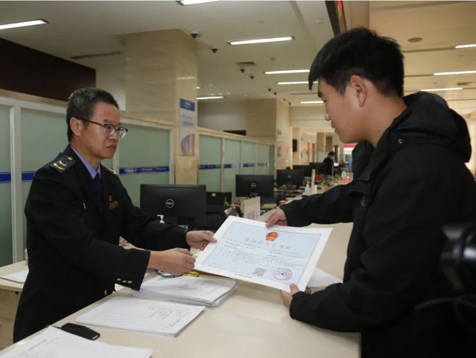 乌市经开区（头区）已新办和换证标注自贸试验区企业317家