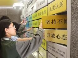 儿童精神科门诊为何熙熙攘攘？记者调查儿童青少年心理之困