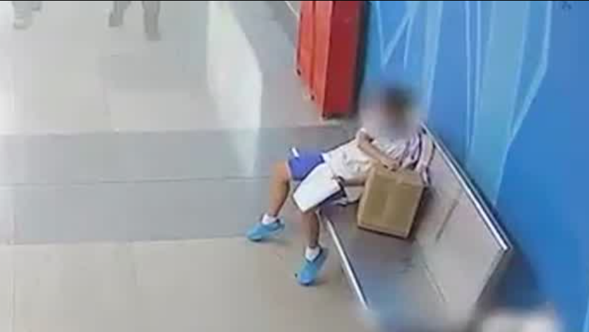 视频巡逻发现走失小孩，深圳轨道公安民警到场帮助母女团圆