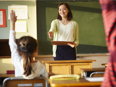 光明日报整版聚焦：中小学教师非教学任务如何减少？
