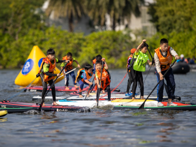 活力满满！2023深圳国际海洋周全国桨板U系列赛展开水上竞逐