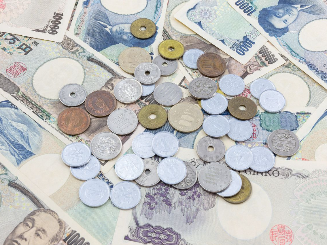 日元对美元汇率一度跌至1美元兑换151.77日元