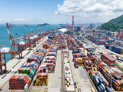中国与新加坡签署中新自由贸易协定进一步升级议定书
