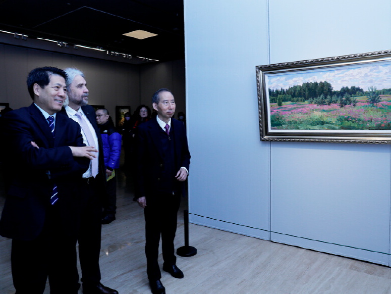 俄罗斯人民艺术家叶甫根尼·罗马什科作品展亮相中国美术馆 