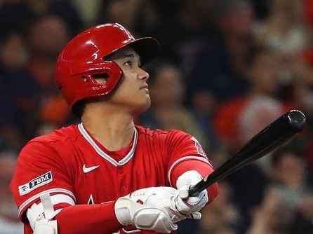 竞技场｜体育史上最大合同！大谷翔平签约洛杉矶道奇队 网友：他是谁？