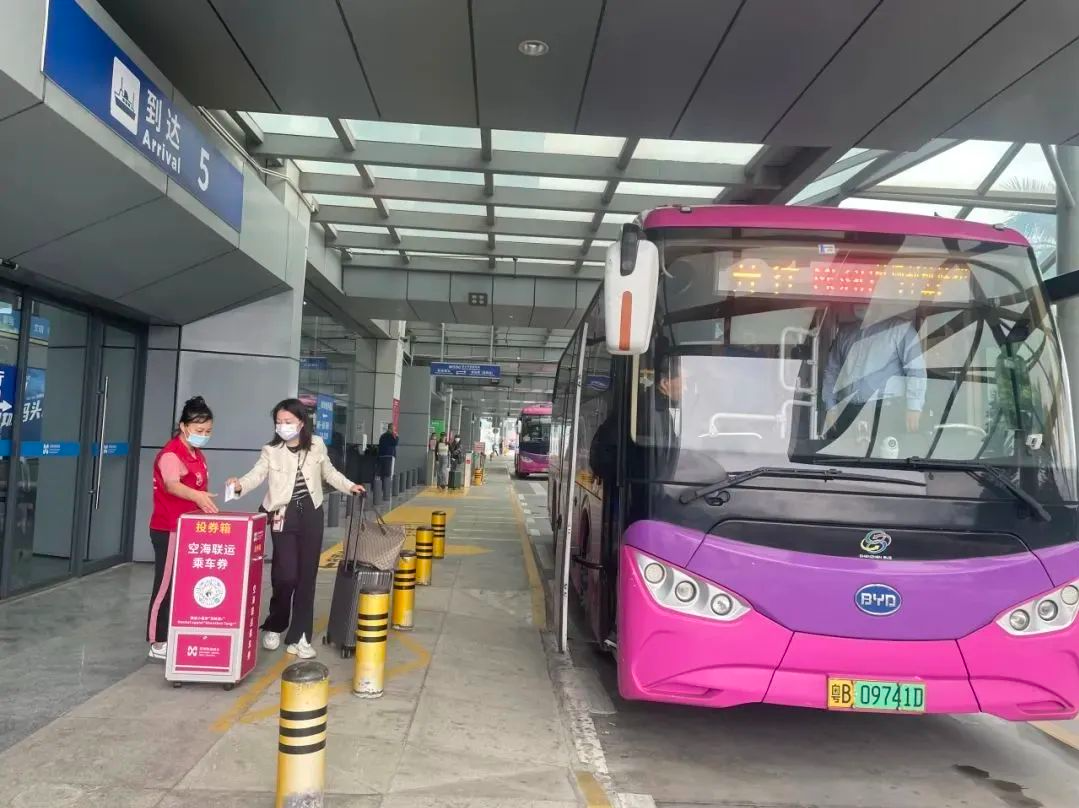 深港游客点赞深圳机场消费环境和服务体验