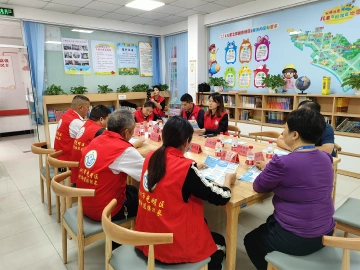 群众事群众议 公明街道小分格召开党群理事会