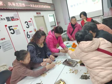 翠竹街道木头龙社区开展志愿者团建活动