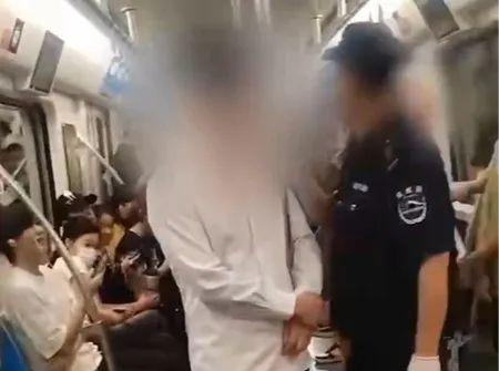 “成都地铁偷拍事件”一审原告败诉：事件影响扩大系男方责任