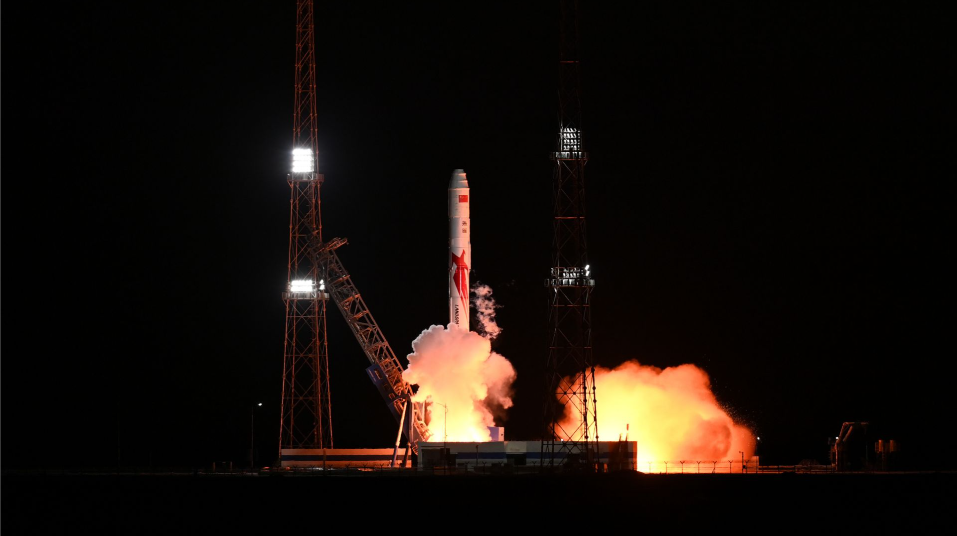 现场视频来了！朱雀二号遥三运载火箭发射成功