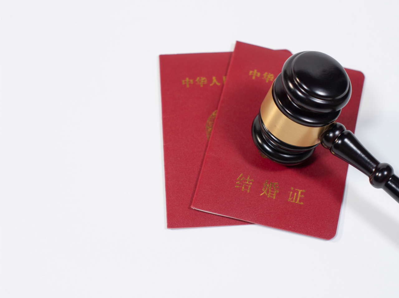 上海独生女继承2亿遗产后“被离婚”，男方大学时选修过法律