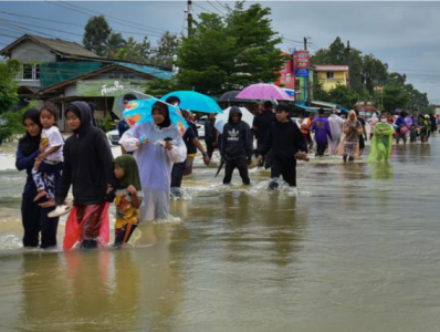 泰国南部遭遇严重洪灾 逾10万居民受影响