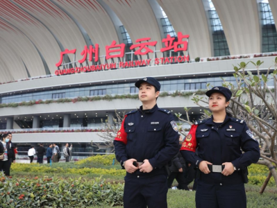 广州铁警全力护航广州白云站开通运营