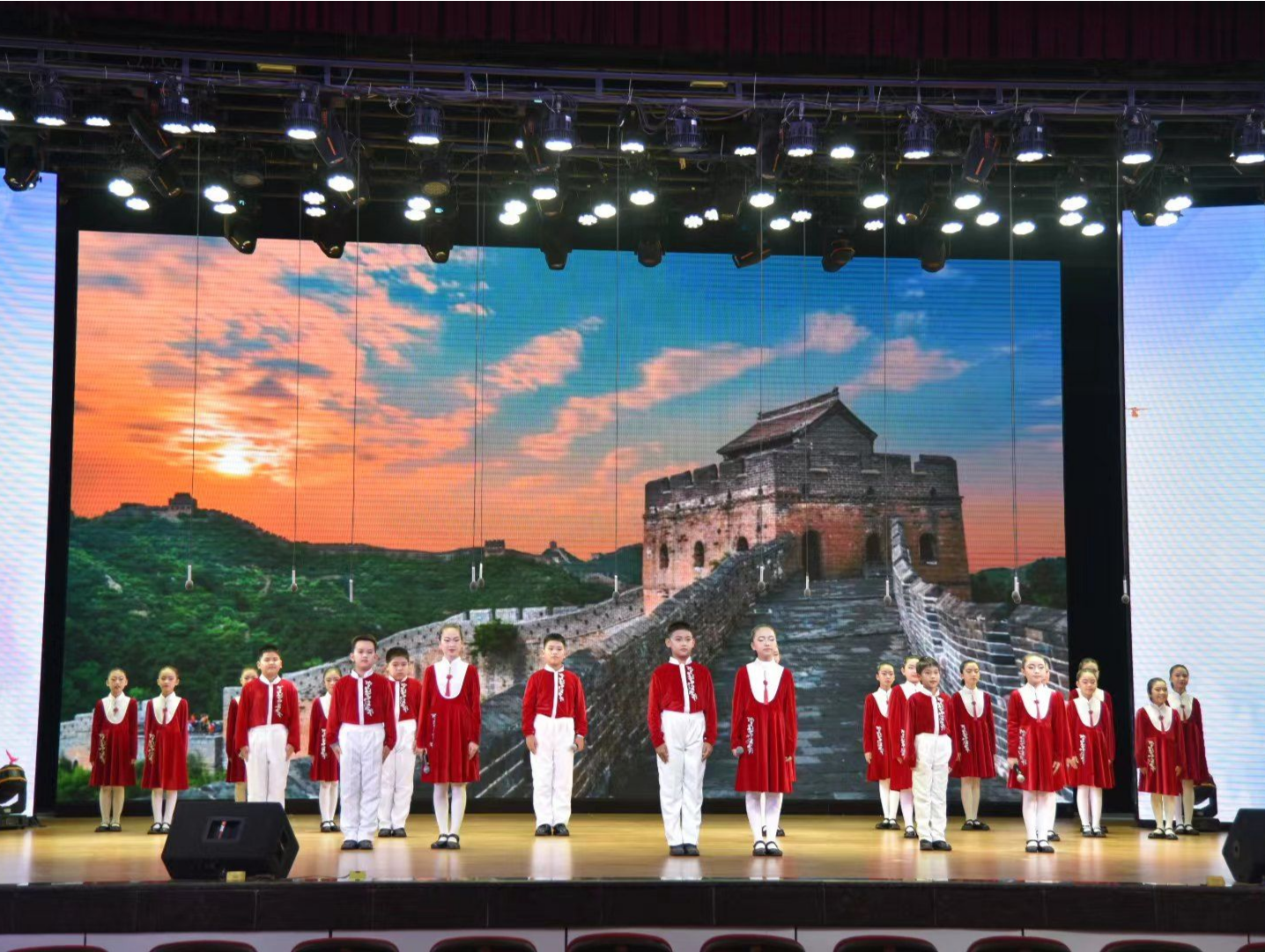 传承文化演绎经典！西丽小学摘得中外经典诵读全国一等奖