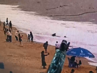 一女子被海浪卷走！这个危险行为很常见，深圳知名景区提醒