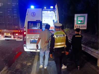 司机高速行驶突发疾病，深圳交警紧急救助