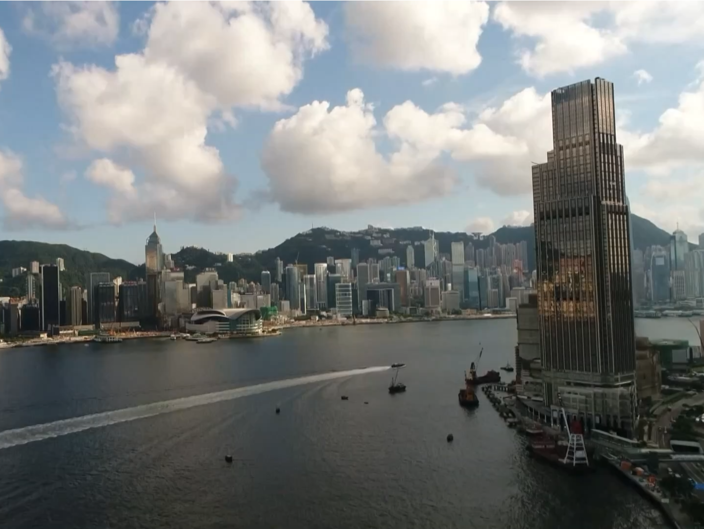反中乱港分子黎智英涉嫌串谋勾结外国势力案件今日正式开审